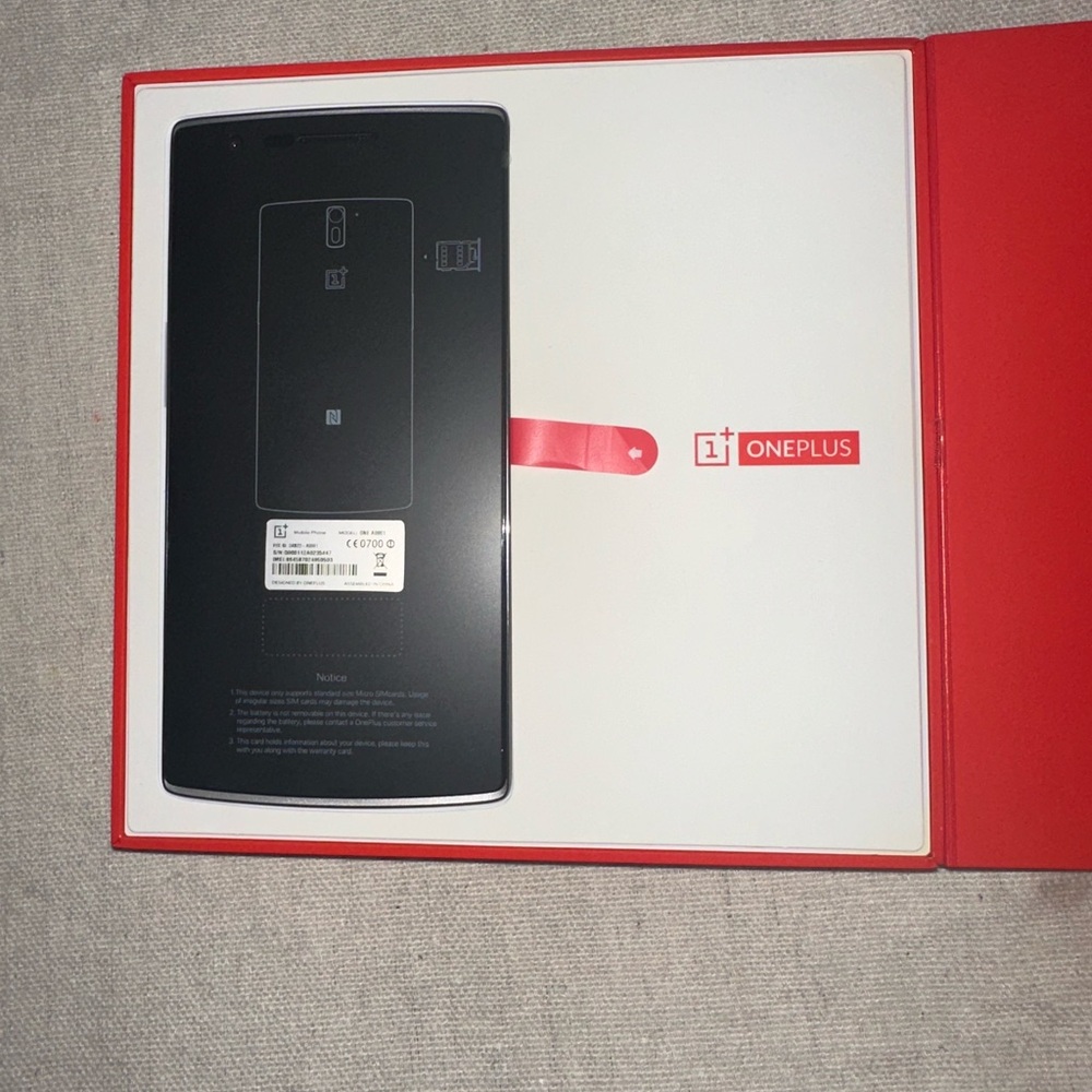 Discontinued The OnePlus One (A0001) - 64GB (collectors item).